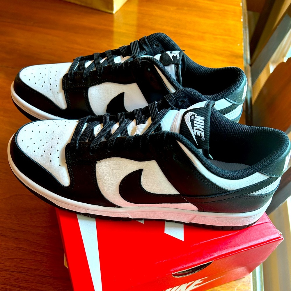 Nike Dunk Low Pandas